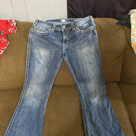 Women’s Silver 32/33 jeans inseam 31” flat across the waist 17.5” - Picture 2 of 13